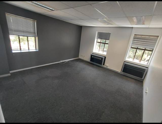 405M² OFFICE TO LET IN BRYANSTON